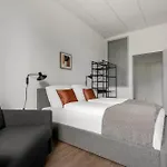 Global Living I Markplatz