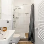 Global Living I Markplatz