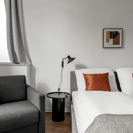 Global Living I Markplatz