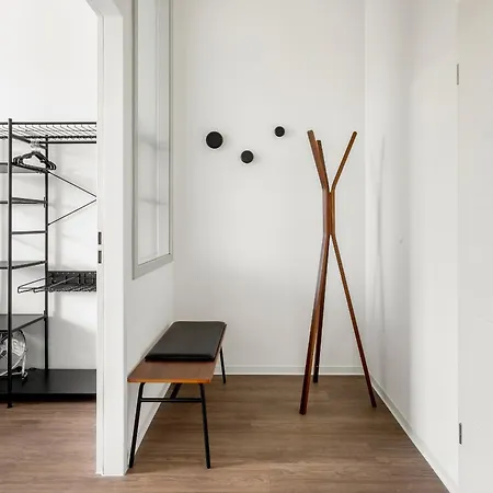 Global Living I Markplatz Ена