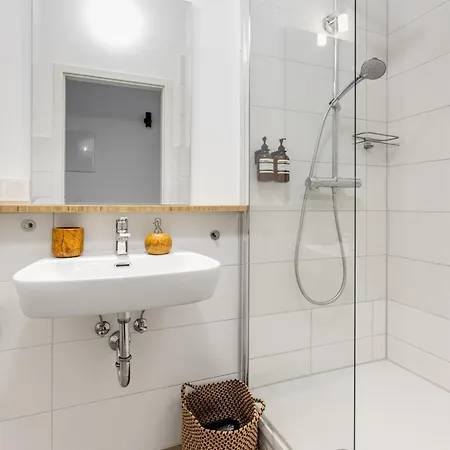 Апарт-отель Global Living I Markplatz 3*