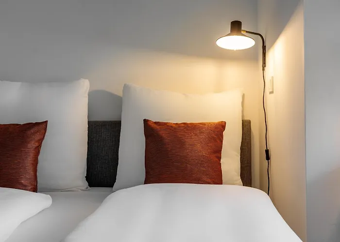 Global Living I Markplatz