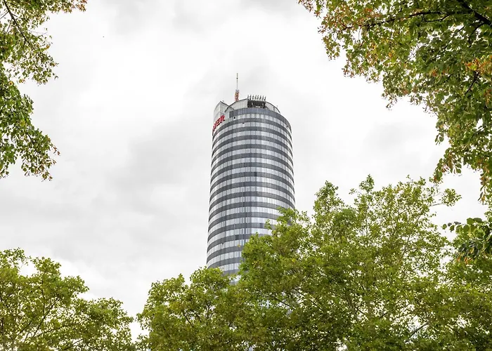 Global Living I Markplatz